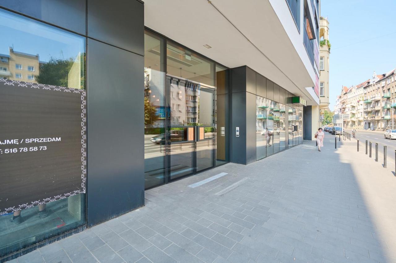 Nowoczesny Apartament Z Balkonem I Parkingiem W Centrum Wroclawia By Noclegi Renters Exterior foto